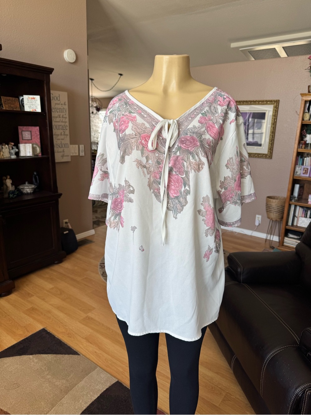 Boutique white, pink & gray short sleeve blouse-size XL